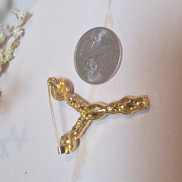 Nwot Letter Y Initial Name letter Jeweled Multicolor Brooch Personalized Gift - Picture 2 of 3